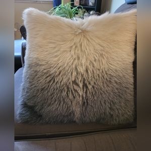 Naurison faux fur pillow Grey and White